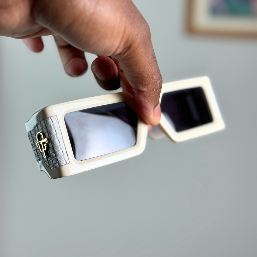 Stylish White Rectangular Sunglasses - image 4